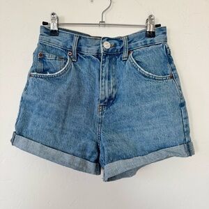 BDG Light Blue Mom Jean Short Size 25